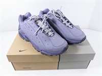 NEW Nike Purple Shoes (Size: 7 Men/ 8.5 Women)