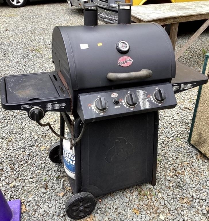 Professional Char-Griller And Smoker Gas Grill