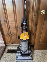 Dyson DC 33 Cyclone Vacuum Cleaner