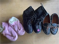 lot of 3 womens shoes
