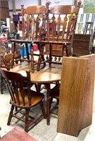 Nice kitchen table and chairs with 2 leaves