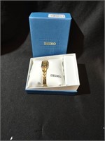 Ladies Seiko bracelet watch in original box. Not