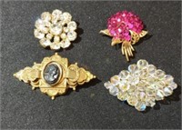 Group of 4 vintage brooches. Pink bouquet is