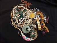 Mixed lot of costume jewelry, mostly necklaces