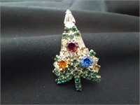Eisenberg Ice Christmas tree brooch. Missing a