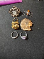Group of 4 rings, spider pin, copper Indian head