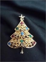 Beautiful Eisenberg Ice Christmas tree brooch