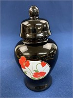 Vintage Oriental Ginger jar/Urn, has a few small