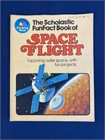 1976 The Scholastic FunFact Book of Space Flight