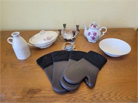 Assortment of kitchenware