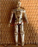 1977 C-3PO Action Figure - Missing Hand (hallway)
