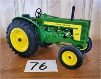 John Deere 620 tractor