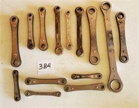 Box end ratchet wrenches