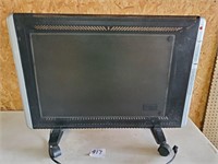 Flat panel electric heater works