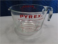 large PYREX Glass 8cup Measuring Bowl EXC