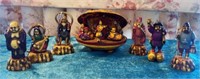 V - MIXED LOT OF COLLECTIBLE FIGURINES (K16)