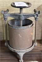 Vintage cast iron fruit & lard press