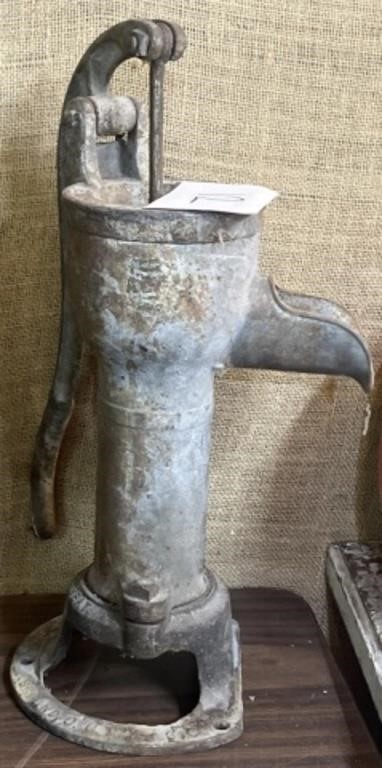 Vintage Cast Iron Hand PITCHER WATER PUMP
