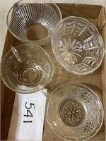 Vintage glass lot; Decorative bowls