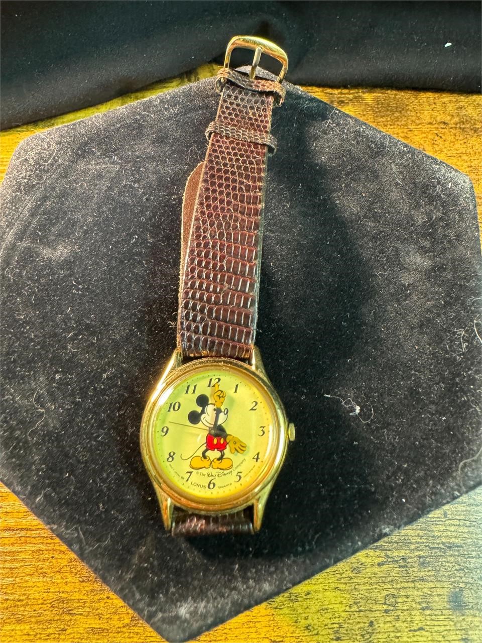 VINTAGE MICKEY MOUSE WATCH MADE BY LARUS