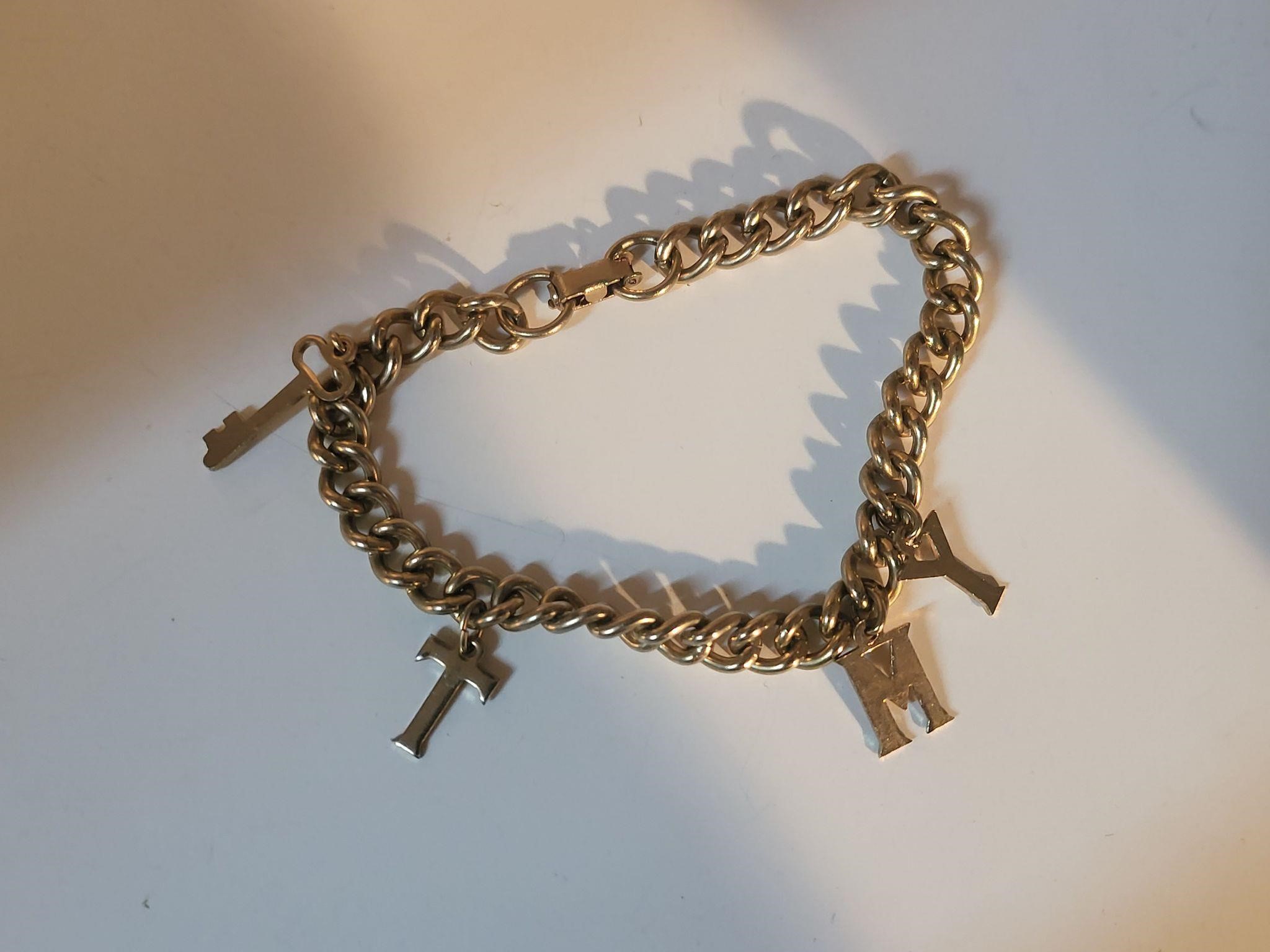 Charm bracelet