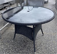 PATIO TABLE VINLY WEAVE W/ GLASS TOP 41.25" DIA