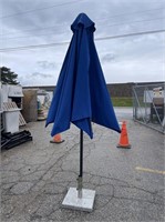 UMBRELLA WITH STAND 9 FT