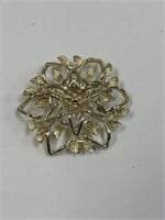 SARAH COVENTRY GOLD TONE FLOWER PIN