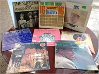 Mixed group of records including The Supremes,