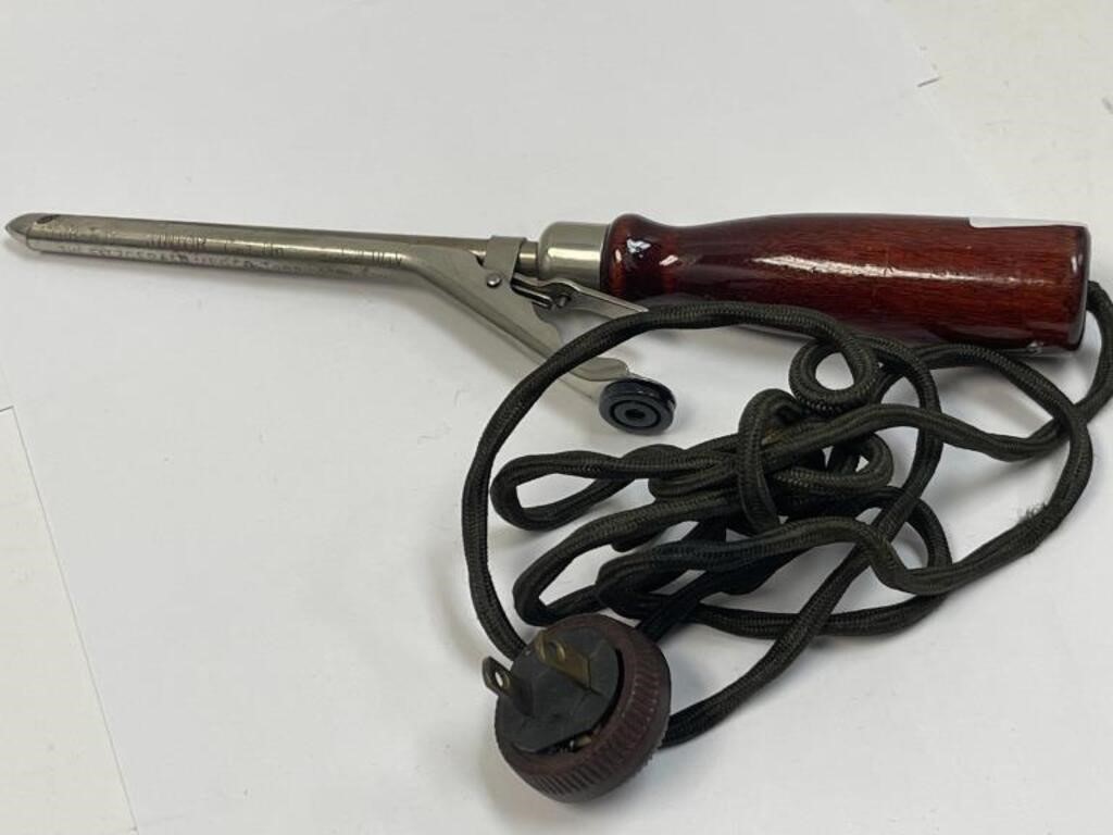 CIRCA 1930'S CURLING IRON PATENTED 1927-ELECTRIC