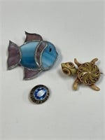 LOT OF 3 PINS STAINED GLASS FISH, TURTLE & 1980