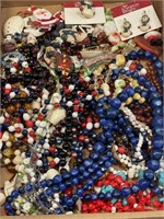 BAG LOT OF MIXED COSTUME JEWELRY