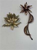LOT OF 2 FLOWER PINS - 1 IS COPPER