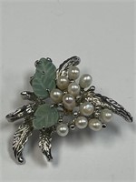 SILVER TONE PIN WITH PEARLS & JADE? LEAVES