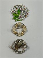 LOT OF 3 FLOWER PINS ONE WITH WHITE ROSES 12KT GF