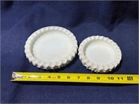Set of 2 milk ashtrays