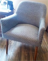 V - OCCASIONAL CHAIR (R21)