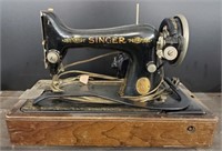 Singer Sewing Machine in Case AS IS