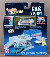 NIB HotWheels Sto &Go Gas Station Set