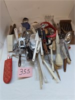 Large Lot of Kitchen Gadgets