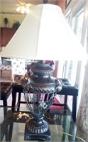 V - TABLE LAMP W/ SHADE (K4)