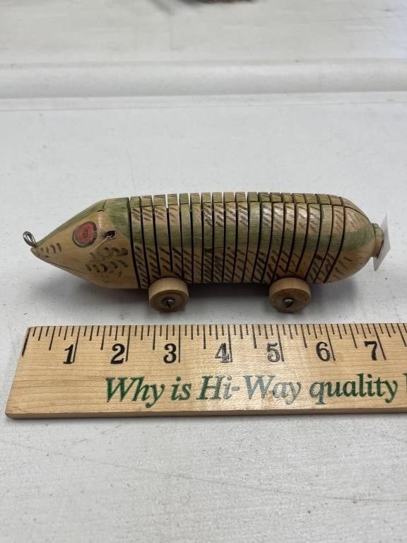 ANTIQUE WIGGLE ARTICULATE WOODEN PULL TOY