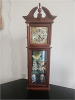Battery operated clock with cabinet- was hanging