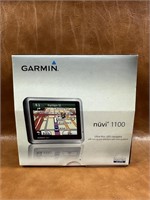 Garmin Nuvi 1100 with Charger