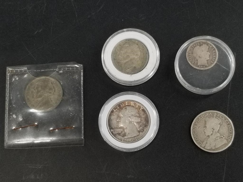 Mixed American and Canadian silver coinage, less t