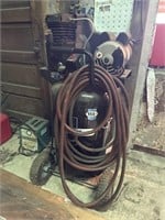 INDUSTRIAL 30 GALLON 155 PSI AIR COMPRESSOR ON