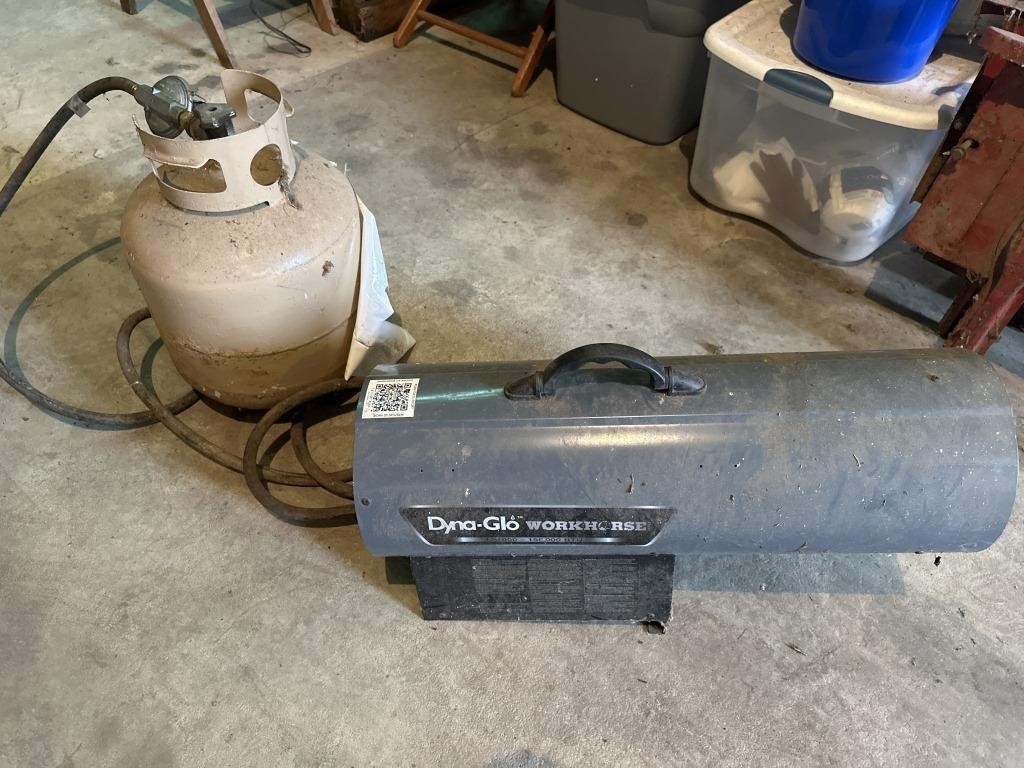 DYNA-GLO WORKHORSE HEATER. COMES WITH PROPANE TANK