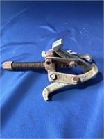 PITTSBURGH FORGED 3-JAW SLIDING GEAR PULLER 3