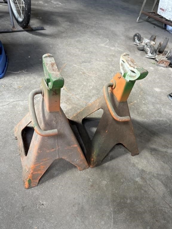 TWO JACK STANDS 15 INCHES