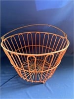 VINTAGE WIRE FRUIT BASKET 12x9 INCHES